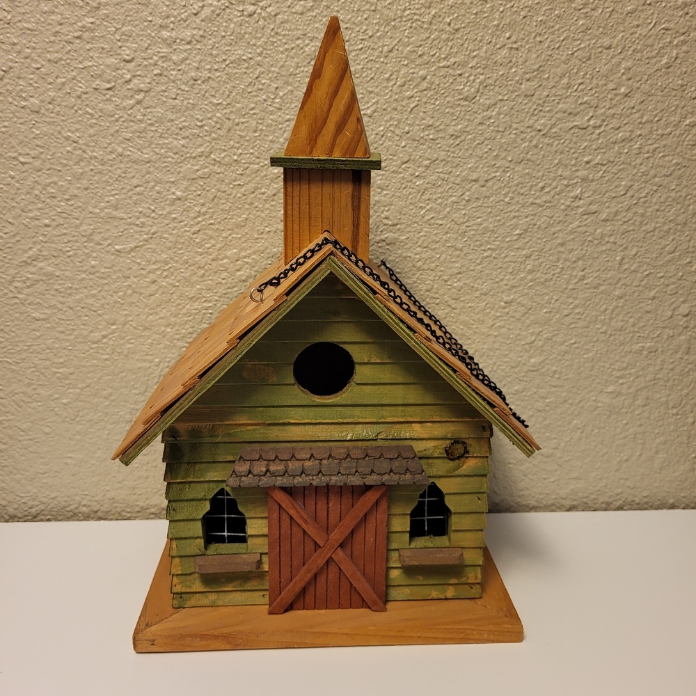 Bird House With Removable Steeple